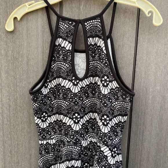 Windsor Dress‎ - Picture 5 of 9